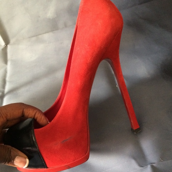 Yves Saint Laurent platform pump heels - Picture 5 of 7